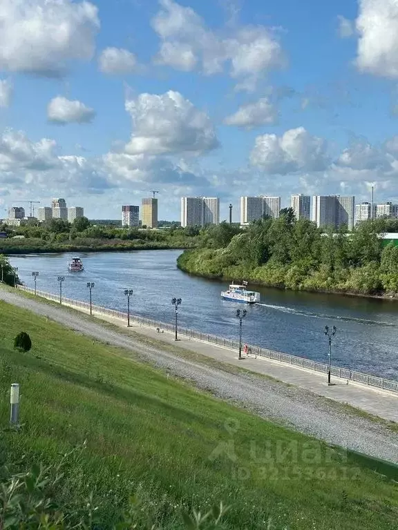 2-к кв. Тюменская область, Тюмень ул. Краснооктябрьская, 8 (61.0 м) - Фото 1