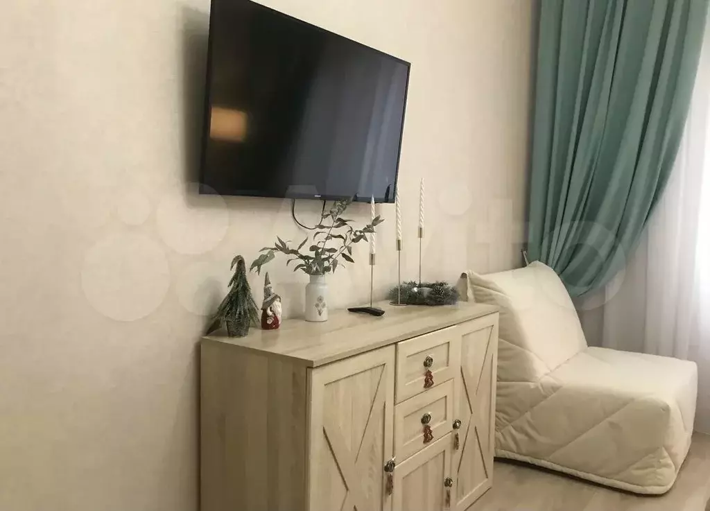 1-к. квартира, 56 м, 1/10 эт. - Фото 1