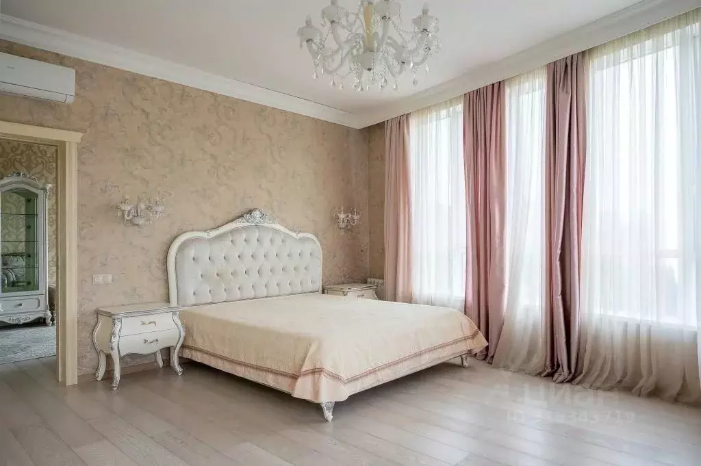 3-к кв. Краснодарский край, Сочи Светлана мкр, ул. Гагринская, 10 ... - Фото 0