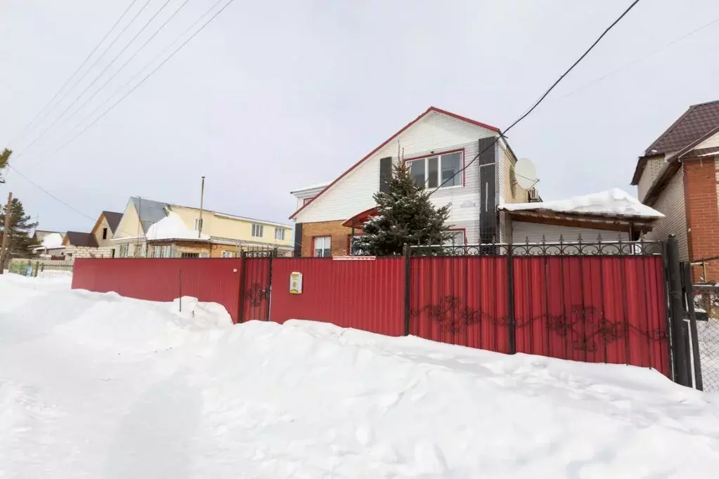 Дом в Оренбургская область, пос. Саракташ ул. Маяковского, 60А (166 м) - Фото 1