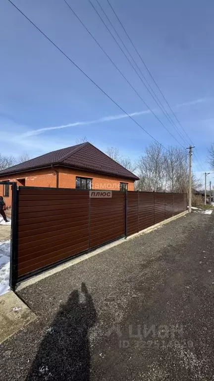 Дом в Краснодарский край, Тимашевск Заря мкр, ул. Онежская, 1 (110 м) - Фото 1