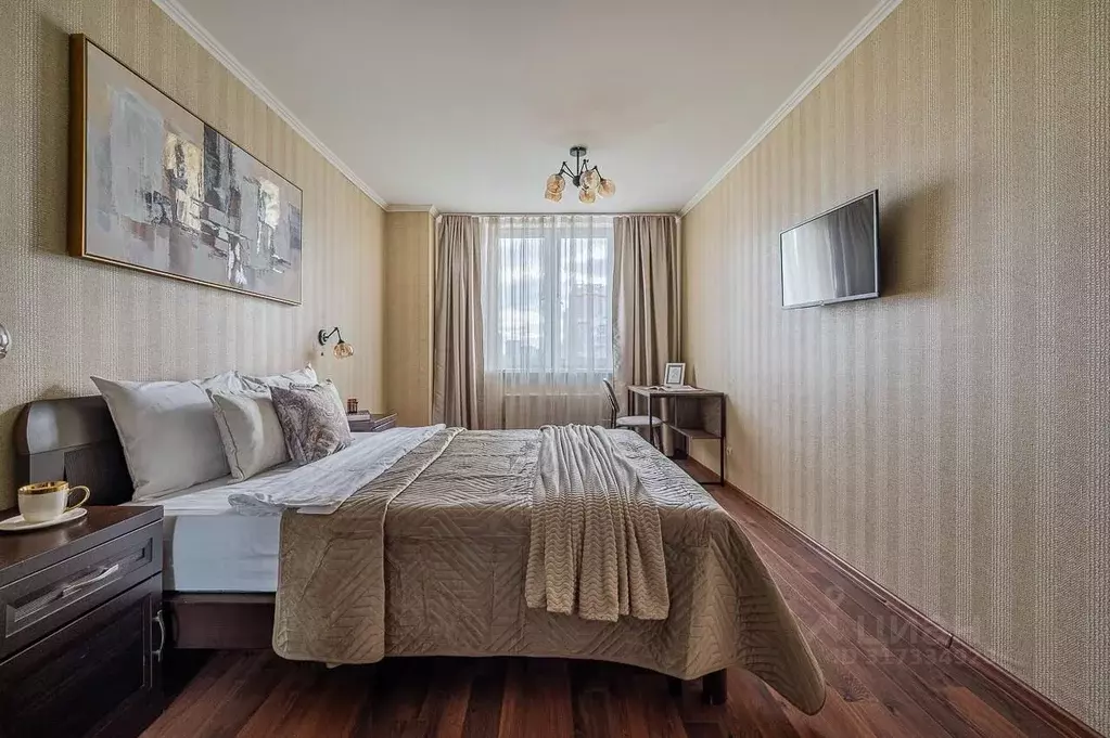 2-к кв. Свердловская область, Екатеринбург ул. Щорса, 103 (72.0 м) - Фото 1