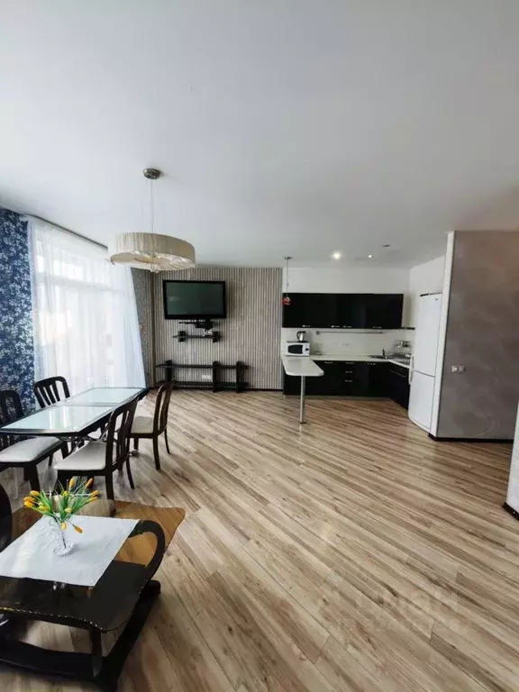 2-к кв. Приморский край, Владивосток ул. Кирова, 25Г (52.0 м) - Фото 1