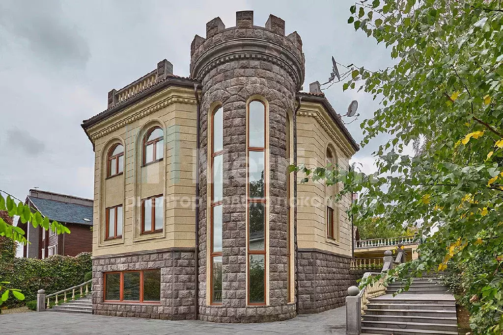 Продается дом в Москве - Фото 1