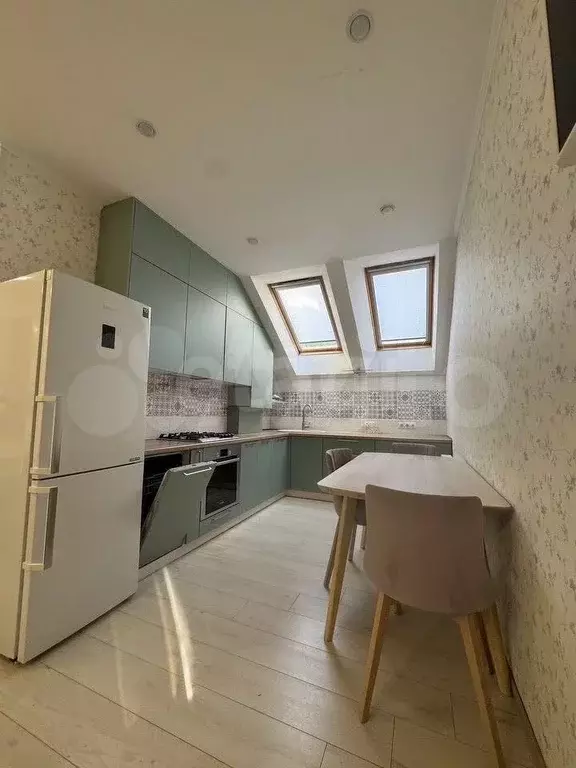 2-к. квартира, 70,6 м, 3/3 эт. - Фото 0
