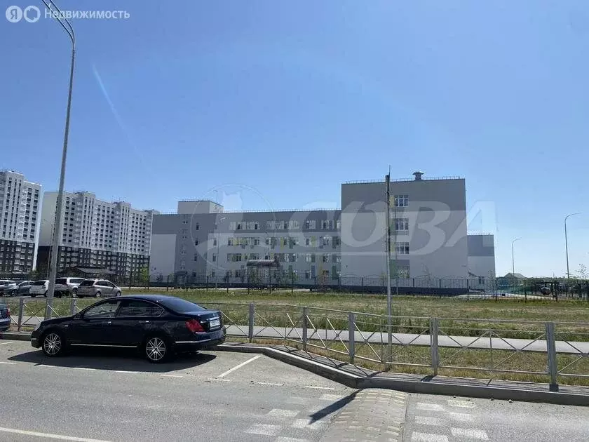 2-комнатная квартира: Тюмень, улица Валентины Трофимовой, 13 (67.4 м) - Фото 0