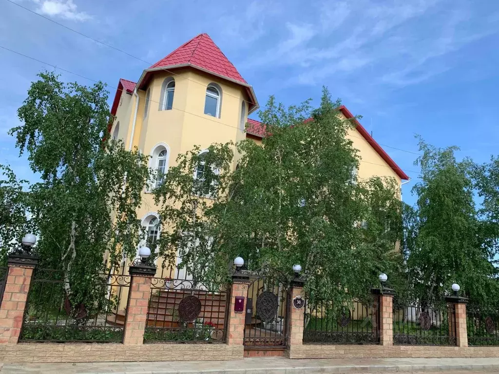 Дом в Саха (Якутия), Якутск ул. Осипенко (420 м) - Фото 1