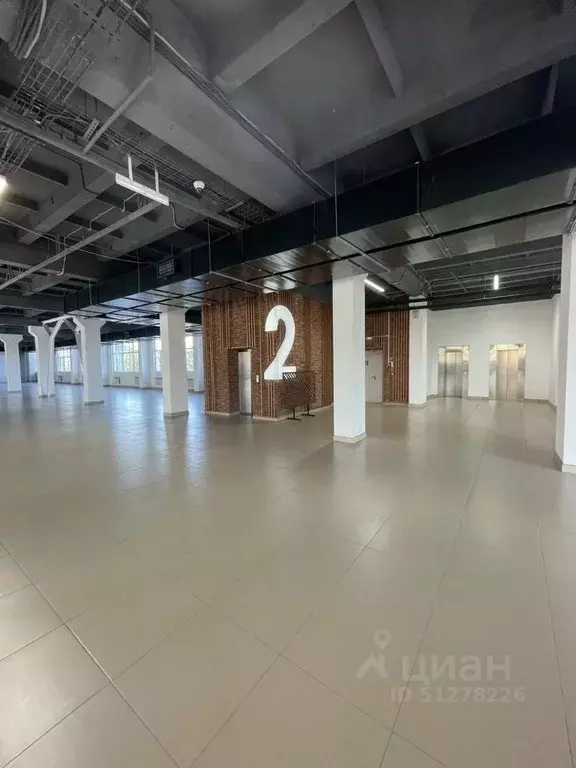 Торговая площадь в Кировская область, Киров ул. Воровского, 43 (1200 . - Фото 0