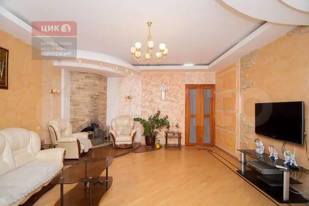 3-к. квартира, 111 м, 3/5 эт. - Фото 0