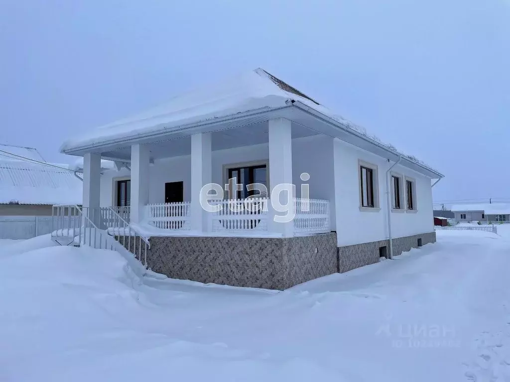 Дом в Башкортостан, Уфимский район, Зубовский сельсовет, с. ... - Фото 0