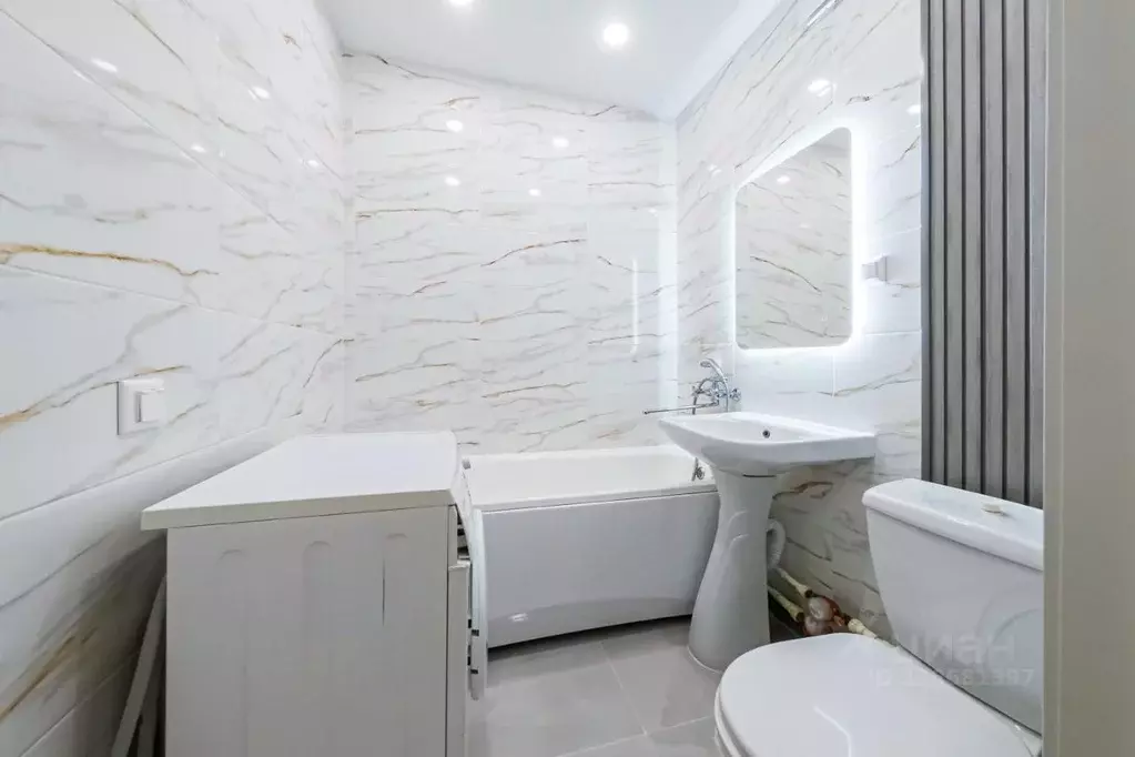 1-к кв. Свердловская область, Екатеринбург ул. Фурманова, 55 (31.6 м) - Фото 2