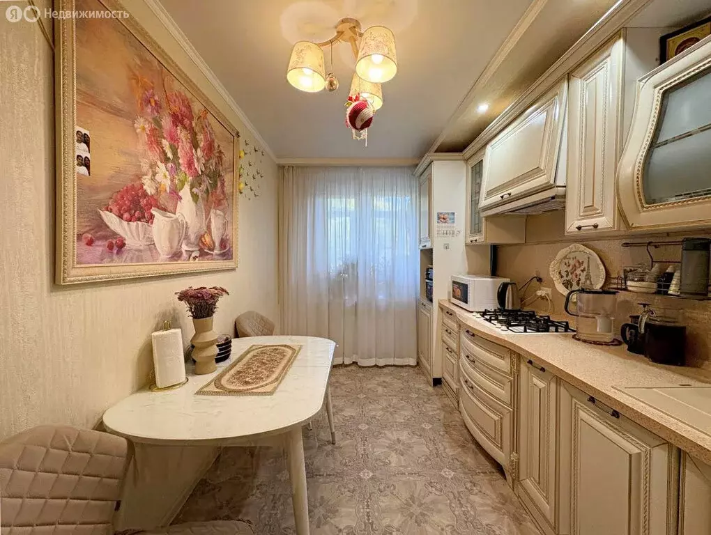 3-комнатная квартира: Армавир, улица Ефремова, 11 (65 м) - Фото 0