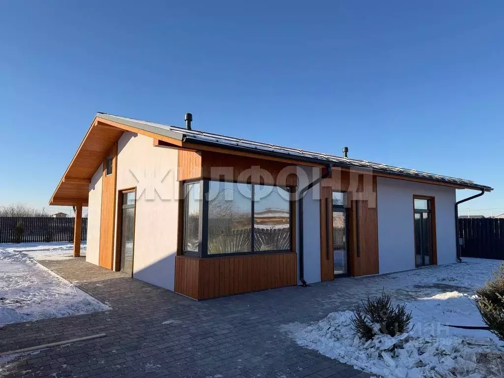 Дом в Хакасия, Усть-Абаканский район, с. Калинино  (113 м) - Фото 1