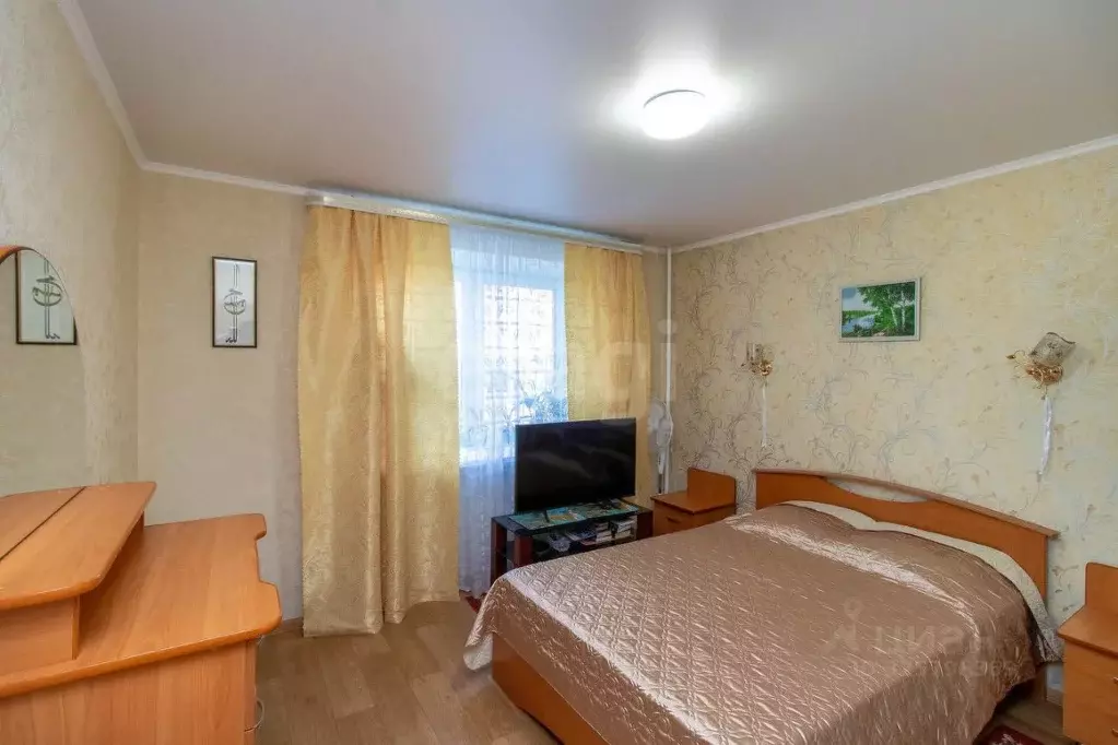 2-к кв. Тюменская область, Тюмень ул. Избышева, 8 (66.0 м) - Фото 1