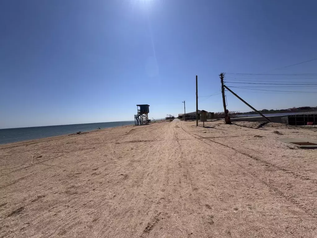 Участок в Крым, Ленинский район, Семисотское с/пос, с. Соляное ул. ... - Фото 1