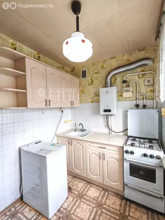 3-комнатная квартира: Канаш, микрорайон Восточный, 10 (57.5 м) - Фото 0