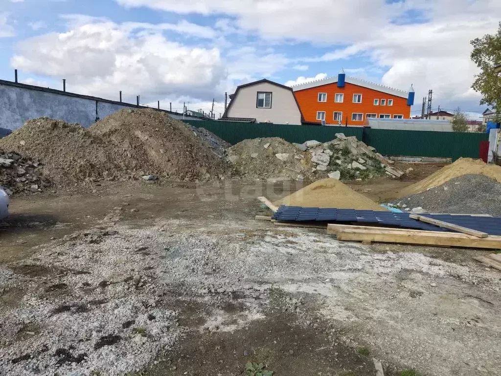 Участок в Сахалинская область, Южно-Сахалинск ул. А.О. Емельянова, 115 ... - Фото 1