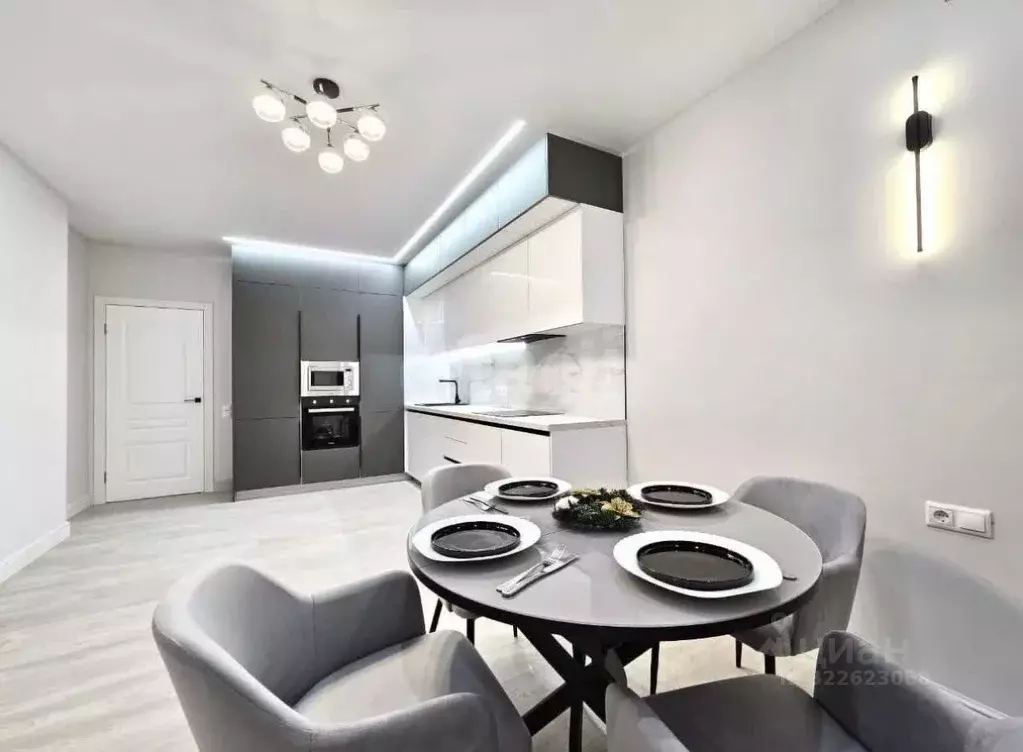 2-к кв. Татарстан, Казань ул. Адоратского, 1Б (85.0 м) - Фото 1