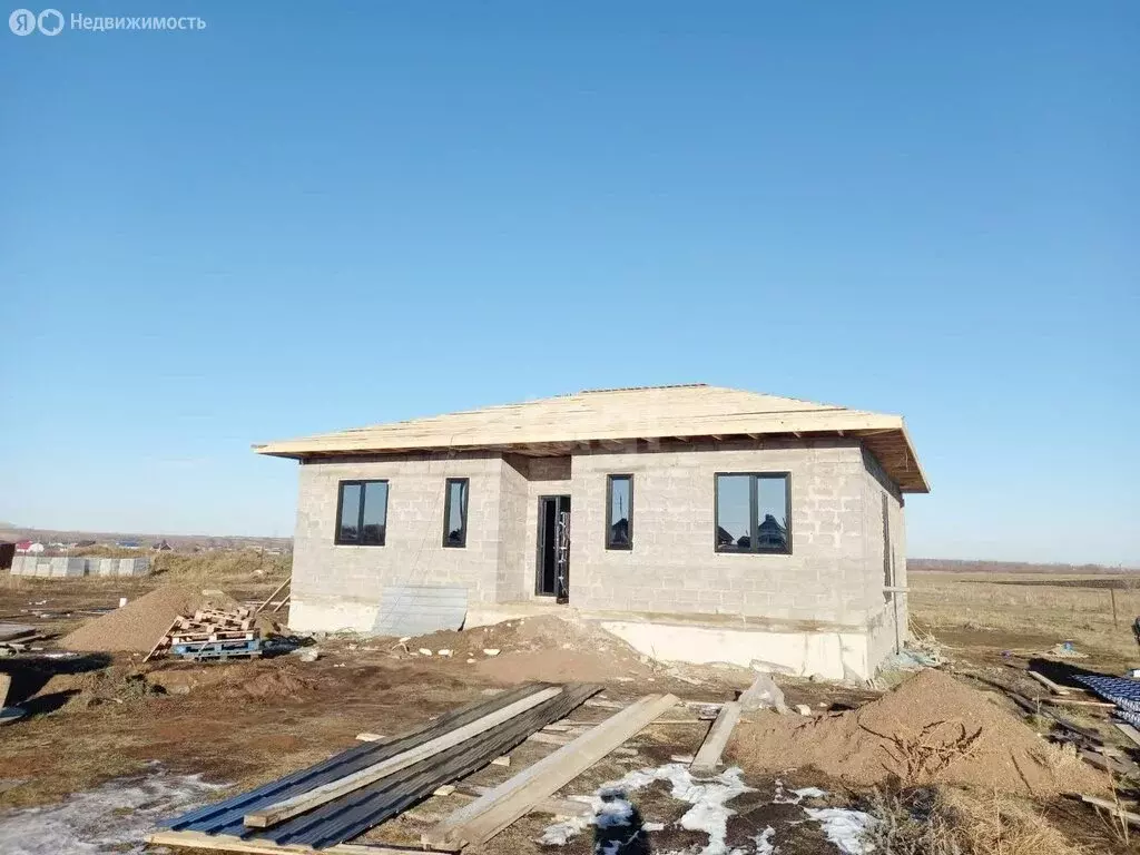 Дом в Стерлитамакский район, Казадаевский сельсовет, село Новое ... - Фото 0