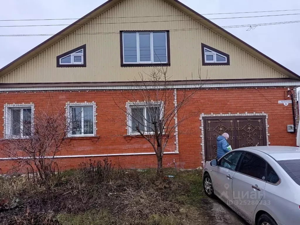 Дом в Саратовская область, Петровск ул. Братьев Костериных, 6 (210 м) - Фото 1