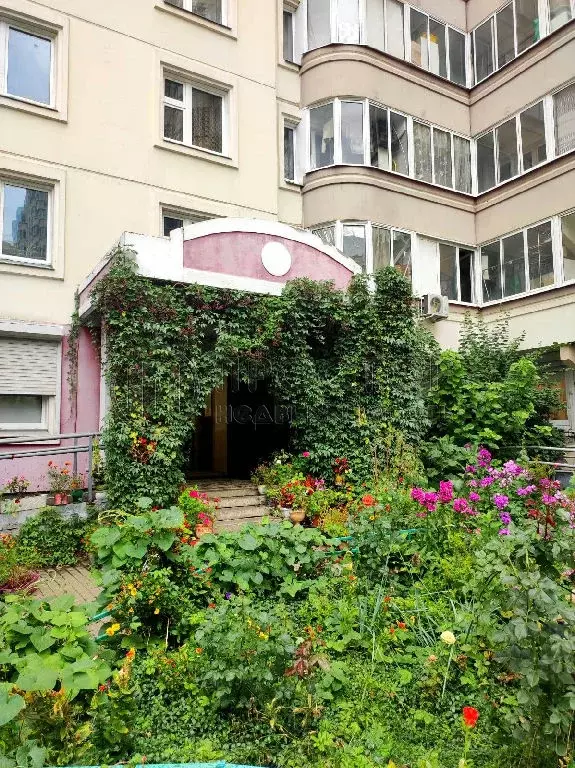 Продается 3-комнатная квартира - Фото 1