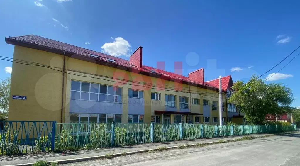 Здание с закрытой территорией - Фото 1