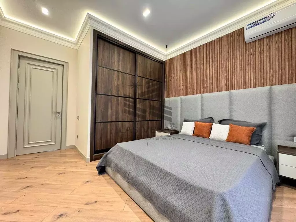 4-к кв. Татарстан, Казань ул. Оренбургский Тракт, 8Д (125.0 м) - Фото 1