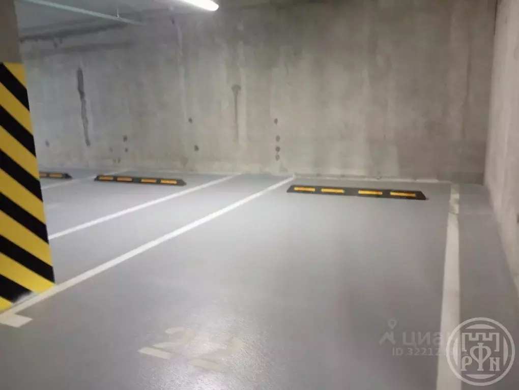 Гараж в Санкт-Петербург Петровский просп., 9 (18 м) - Фото 2