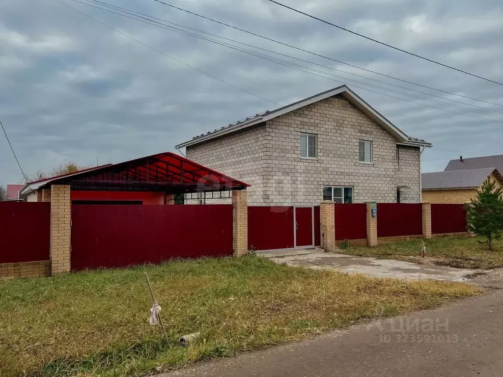 Дом в Удмуртия, с. Завьялово ул. Земляничная, 66 (280 м) - Фото 1