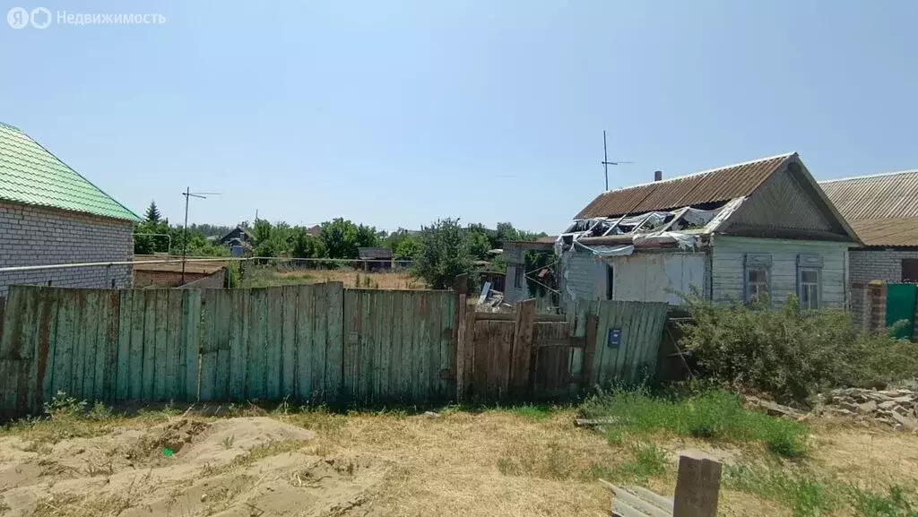 Дом в Волгоградская область, рабочий посёлок Средняя Ахтуба, улица ... - Фото 0