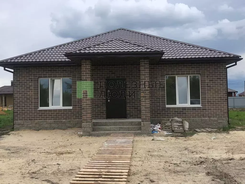 Дом в Белгородская область, Строитель Яковлевский городской округ, ... - Фото 1