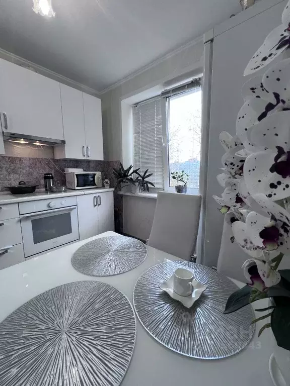 2-к кв. Самарская область, Тольятти 5-й кв-л, бул. Орджоникидзе, 7 ... - Фото 0