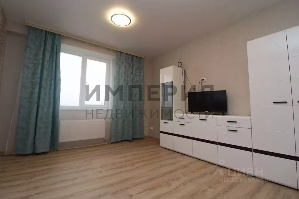 1-к кв. Крым, Симферополь ул. Батурина, 141 (40.0 м) - Фото 1