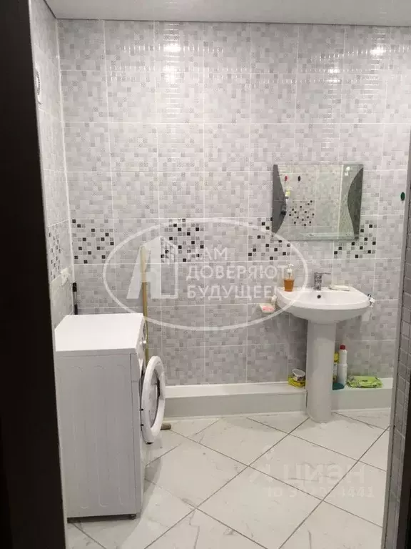 Дом в Пермский край, Губаха ул. Пугачева, 36А (280 м) - Фото 1