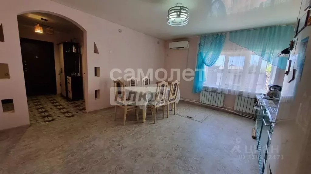 Дом в Астраханская область, с. Енотаевка ул. Антюшева, 13 (100 м) - Фото 1