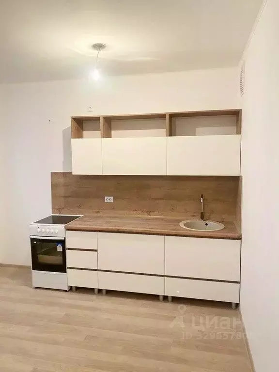 2-к кв. Свердловская область, Екатеринбург ул. Репина, 77 (66.0 м) - Фото 1