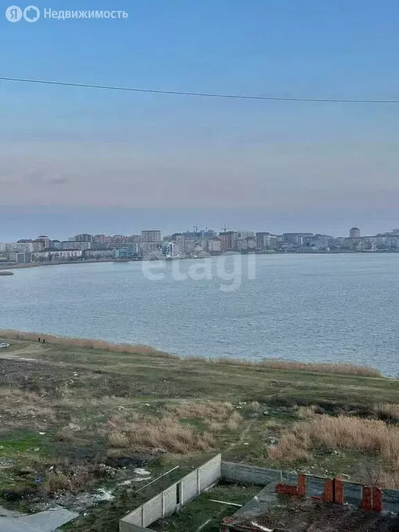 2-комнатная квартира: Махачкала, улица Эльзы Ибрагимовой, 5к14 (90 м) - Фото 2