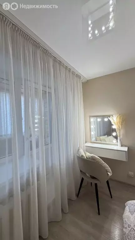 4-комнатная квартира: Воткинск, улица Зверева, 8 (82 м) - Фото 1