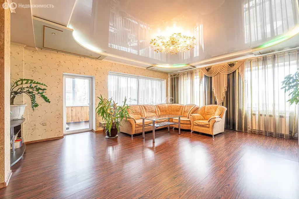 Дом в Пермь, улица Александра Чекалина, 32 (217 м) - Фото 1