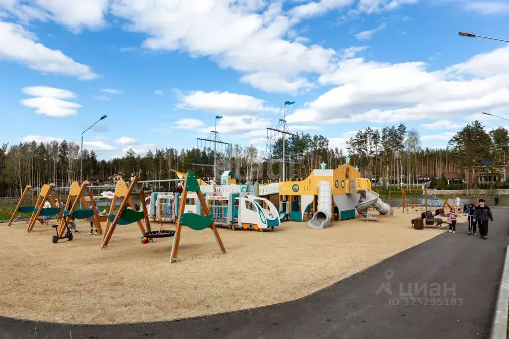 Участок в Свердловская область, Сысертский муниципальный округ, пос. ... - Фото 1