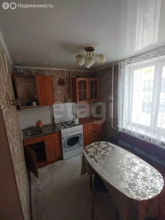 2-комнатная квартира: Альметьевск, улица Толстого, 3к2 (45 м) - Фото 1