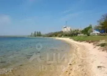 Участок в Крым, Евпатория городской округ, Новоозерное пгт ул. ... - Фото 1