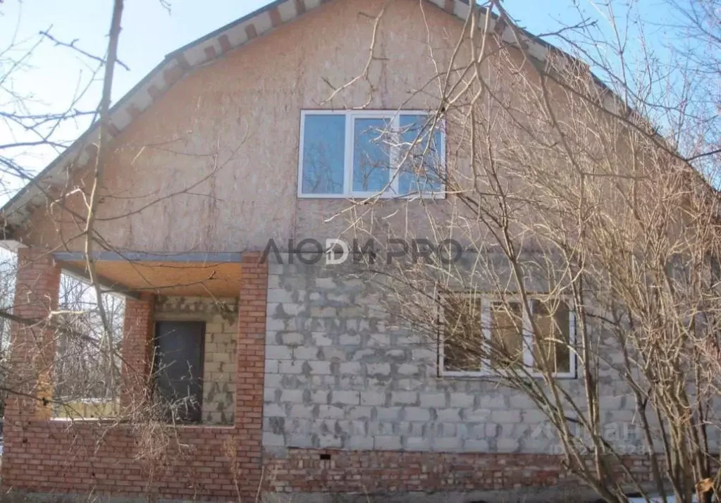 Дом в Саратовская область, Лысогорский район, Октябрьское ... - Фото 1