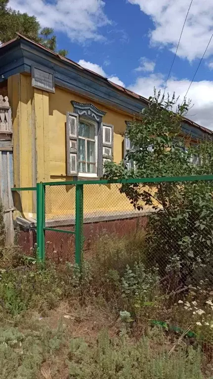 Дом в Оренбургская область, Илекский район, с. Нижнеозерное Советская ... - Фото 0