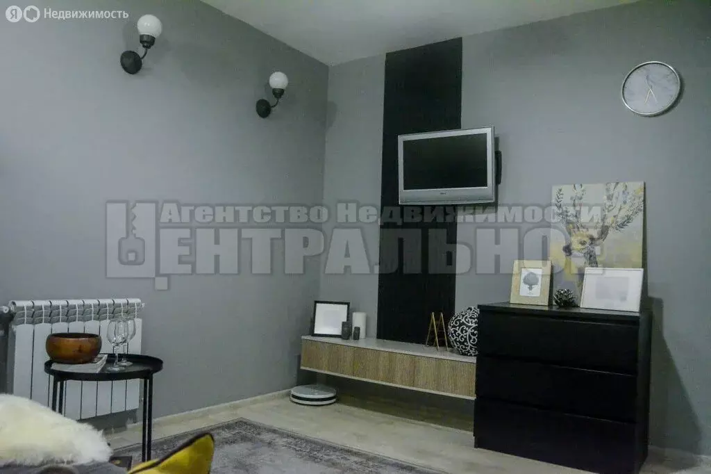 2-комнатная квартира: Смоленск, Краснинское шоссе, 16 (69 м) - Фото 0