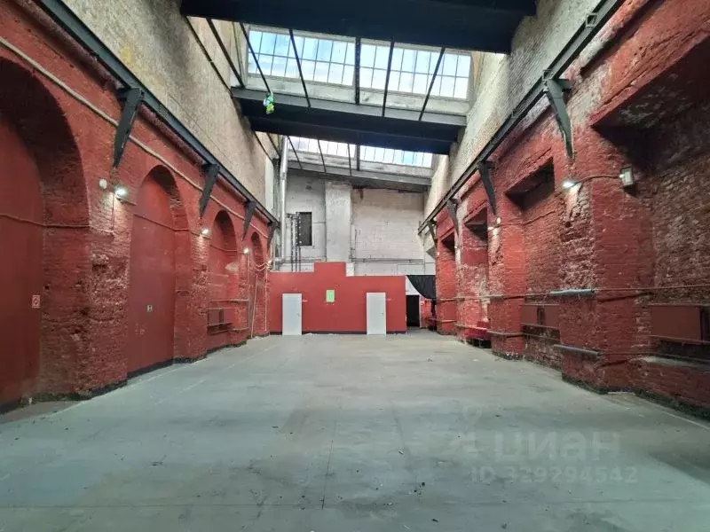 Торговая площадь в Санкт-Петербург ул. Комсомола, 2 (380 м) - Фото 1