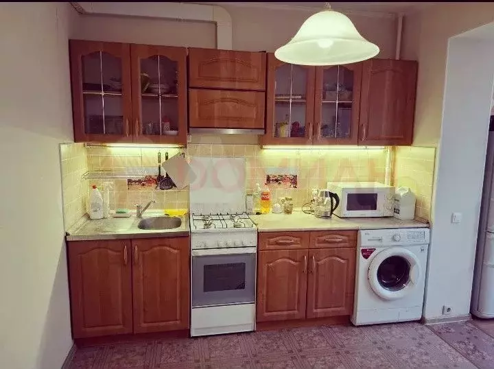 1-к. квартира, 38 м, 4/10 эт. - Фото 1
