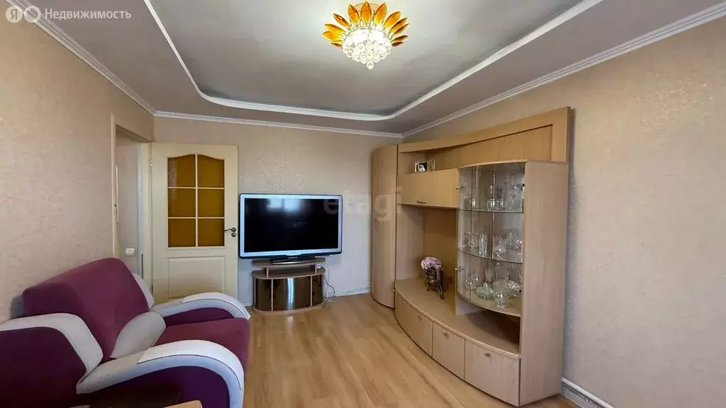 3-комнатная квартира: Дубки, улица Специалистов, 6 (64.1 м) - Фото 1