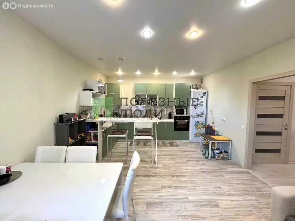 3-комнатная квартира: Ижевск, улица Максима Горького, 163 (76.3 м) - Фото 1