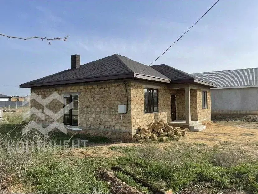 Дом в Крым, Саки ул. Счастливая, 1 (100 м) - Фото 1